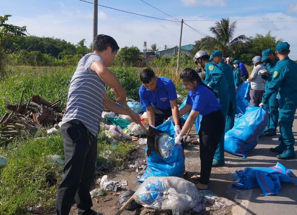 ĐOÀN PHƯỜNG THANH ĐIỀN: RA QUÂN THỰC HIỆN CHƯƠNG TRÌNH XÂY DỰNG ĐÔ THỊ VĂN MINH, XÓA ĐIỂM ĐEN VỀ RÁC